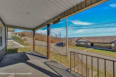 903 Throop St, Scranton, PA 18519 - photo 6