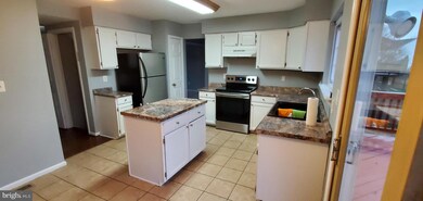 9308 Steve St, Manassas Park, VA 20111 - photo 6