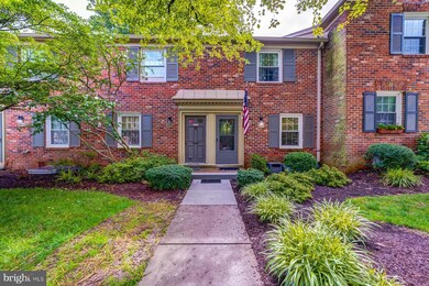 5837 Rexford Dr unit 717, Springfield, VA 22152 - photo 2