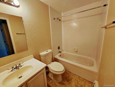 81 Newark St unit B, Aurora, CO 80012 - photo 4