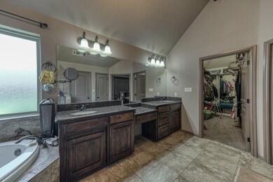 2929 Willow Ridge Cir, Granbury, TX 76049 - photo 2