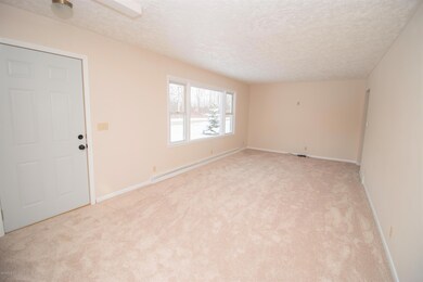 Dining/living room