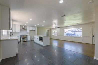 423 Fairbanks St, Houston, TX 77009 - photo 7