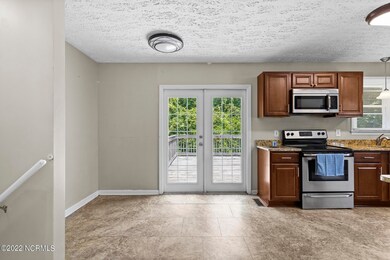 226 Regalwood Dr, Jacksonville, NC 28546 - photo 5