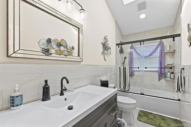 769 Bay Place, Lindenhurst, NY 11757 - photo 6