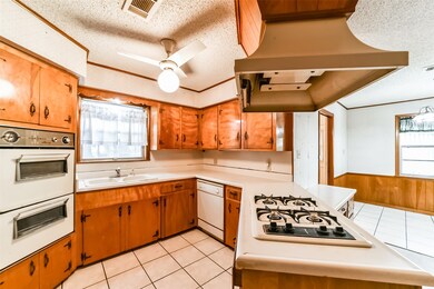 314 Coke Ln, Alvin, TX 77511 - photo 5