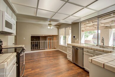 004_Kitchen