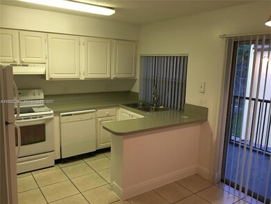 4431 Treehouse Ln unit H, Tamarac, FL 33319 - photo 4