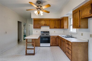 1721 Zoo Pkwy, Asheboro, NC 27205 - photo 7