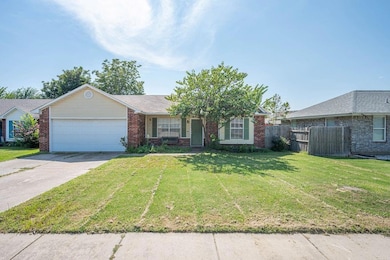 936 NW 15th St, Moore, OK 73160 - photo 2