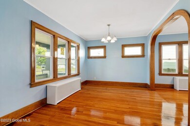 7-web-or-mls-1611SchuylerSt_07