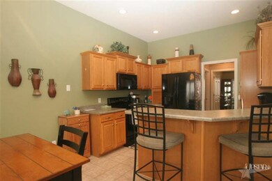 14412 Miracle Ct, Grabill, IN 46741 - photo 4