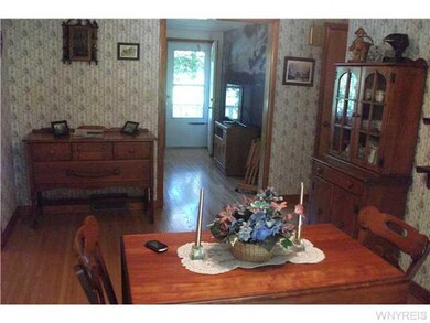 Dining Room The dining room offers plenty of room 