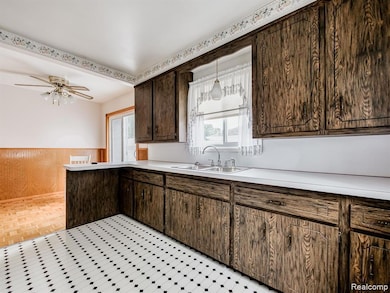 32508 Avondale St, Westland, MI 48186 - photo 3