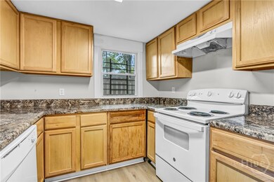 844 E 37th St, Savannah, GA 31401 - photo 6