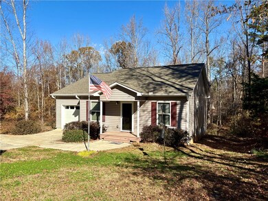 450 Cedar Tree Dr, Walhalla, SC 29691 - photo 2