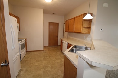 2731 N Broadway, Minot, ND 58703 - photo 5