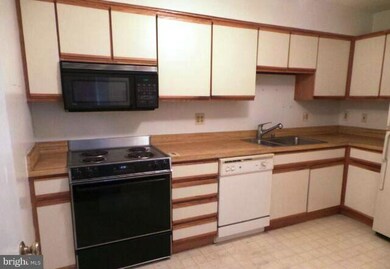 3310 Leisure World Blvd N unit 618, Silver Spring, MD 20906 - photo 4