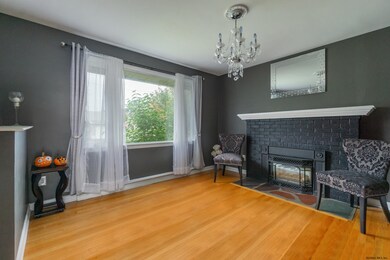 30 Tulip St, Schenectady, NY 12306 - photo 5