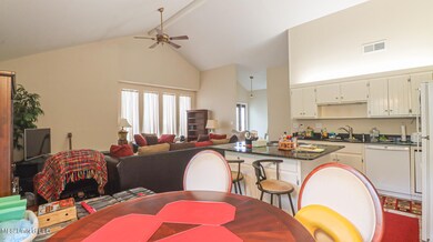 1617 PIne Tassel-28015