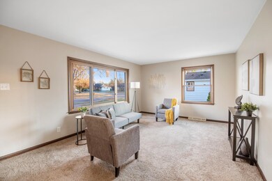 1045 Grognet St, Green Bay, WI 54302 - photo 5