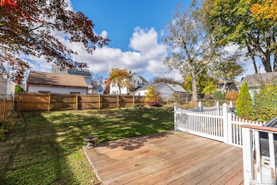 425 Wiklund Ave, Stratford, CT 06614 - photo 3