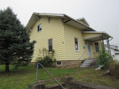 1688 Pitt St, Jennerstown, PA 15547 - photo 2