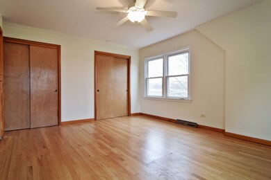 Floors refinished in 2018.