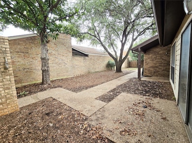 2215 Winter Sunday Way, Arlington, TX 76012 - photo 4