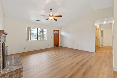 2215 E Myrtle Ct, Visalia, CA 93292 - photo 7