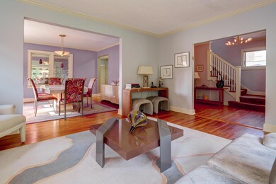2447 Seneca Park Pl