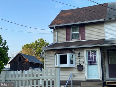 143 Hellertown St, Quakertown, PA 18951 - photo 2