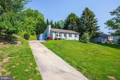 1300 Fairway Dr, Westminster, MD 21158 - photo 2