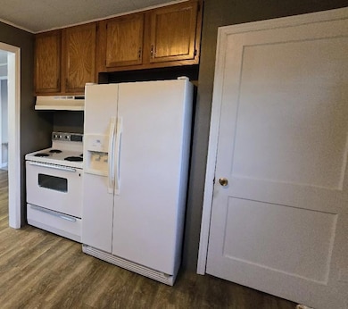 408 2nd St NE, Pipestone, MN 56164 - photo 6