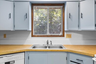 610 Freeman Rd, Central Point, OR 97502 - photo 7