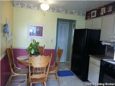 9004 Lantana Dr, Louisville, KY 40229 - photo 7