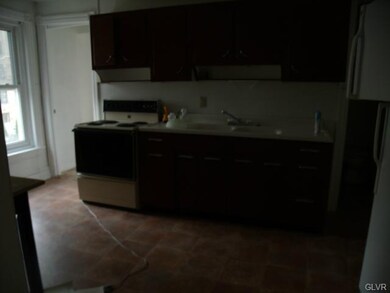 26 N 14th St unit 2, Allentown, PA 18102 - photo 3
