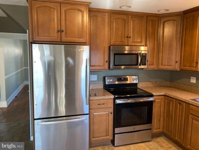 402 W Queen St, Chambersburg, PA 17201 - photo 5