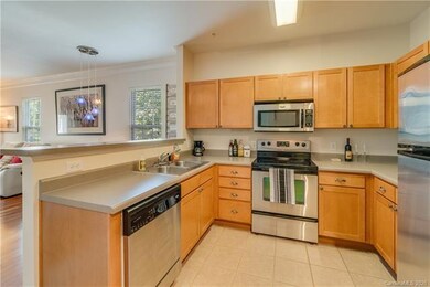 628 Appeldoorn Cir unit 628, Asheville, NC 28803 - photo 6