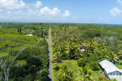 Located in Hawaiian Paradise Park's sunbelt area
