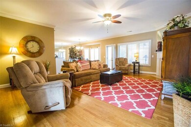 1949 Eastchester Dr unit D, High Point, NC 27265 - photo 6