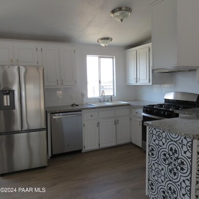 24200 N Bourbon Aly, Paulden, AZ 86334 - photo 7