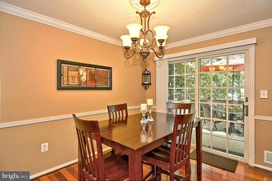 8007 Lake Pleasant Dr, Springfield, VA 22153 - photo 6