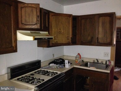 1437 Moss St, Reading, PA 19604 - photo 3