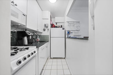 310 E 70th St unit 1-G, New York, NY 10021 - photo 4