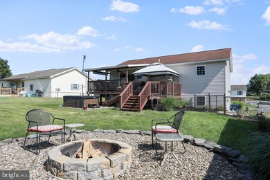 1258 Courtney Dr, Chambersburg, PA 17201 - photo 3