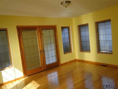 7 Lois Ln, Albany, NY 12211 - photo 2