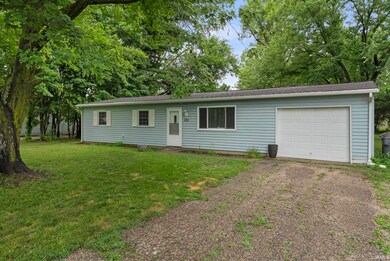 300 E Pickwick Dr, Syracuse, IN 46567 - photo 3