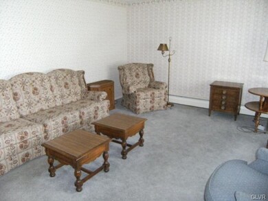 4266 N Church St, Whitehall, PA 18052 - photo 3