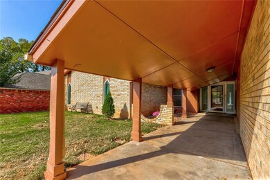 12013 Camelot Dr, Oklahoma City, OK 73120 - photo 3